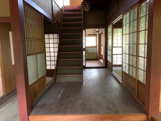 母屋玄関ホール