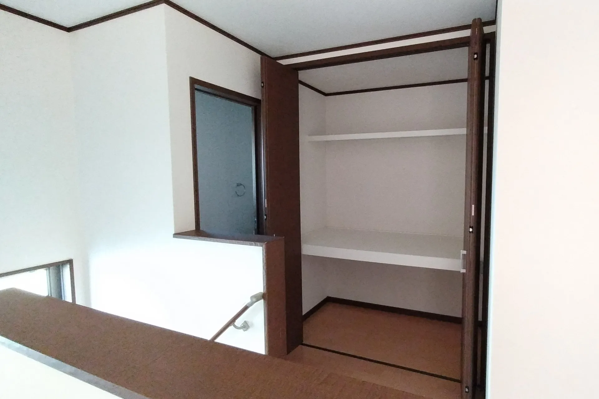 2階廊下収納です