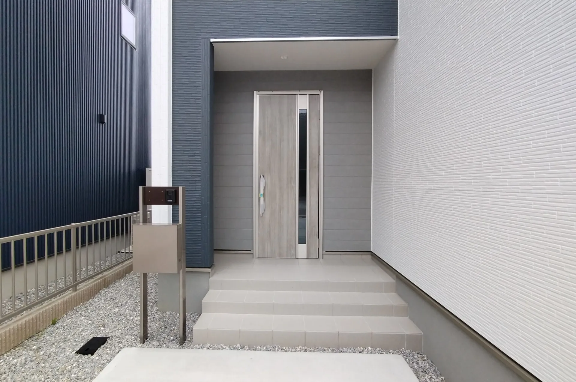 玄関内部です