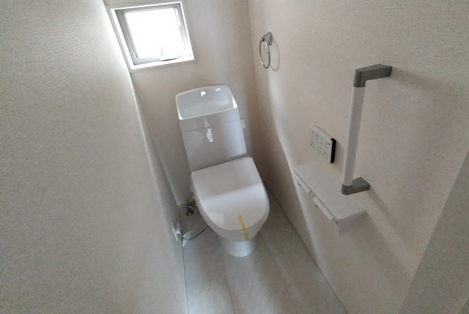 トイレもちろんウォシュレット付です