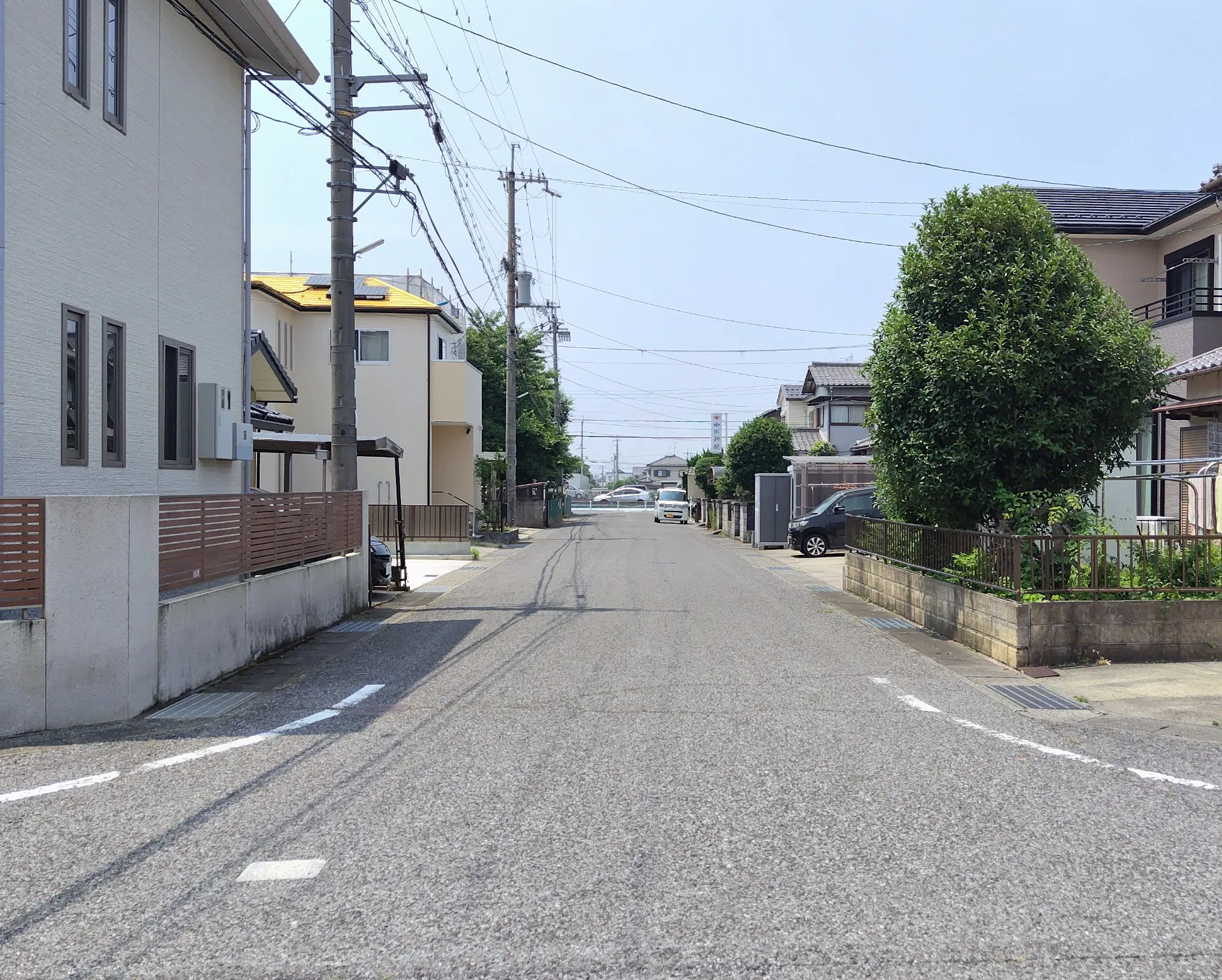 北東側全面道路です