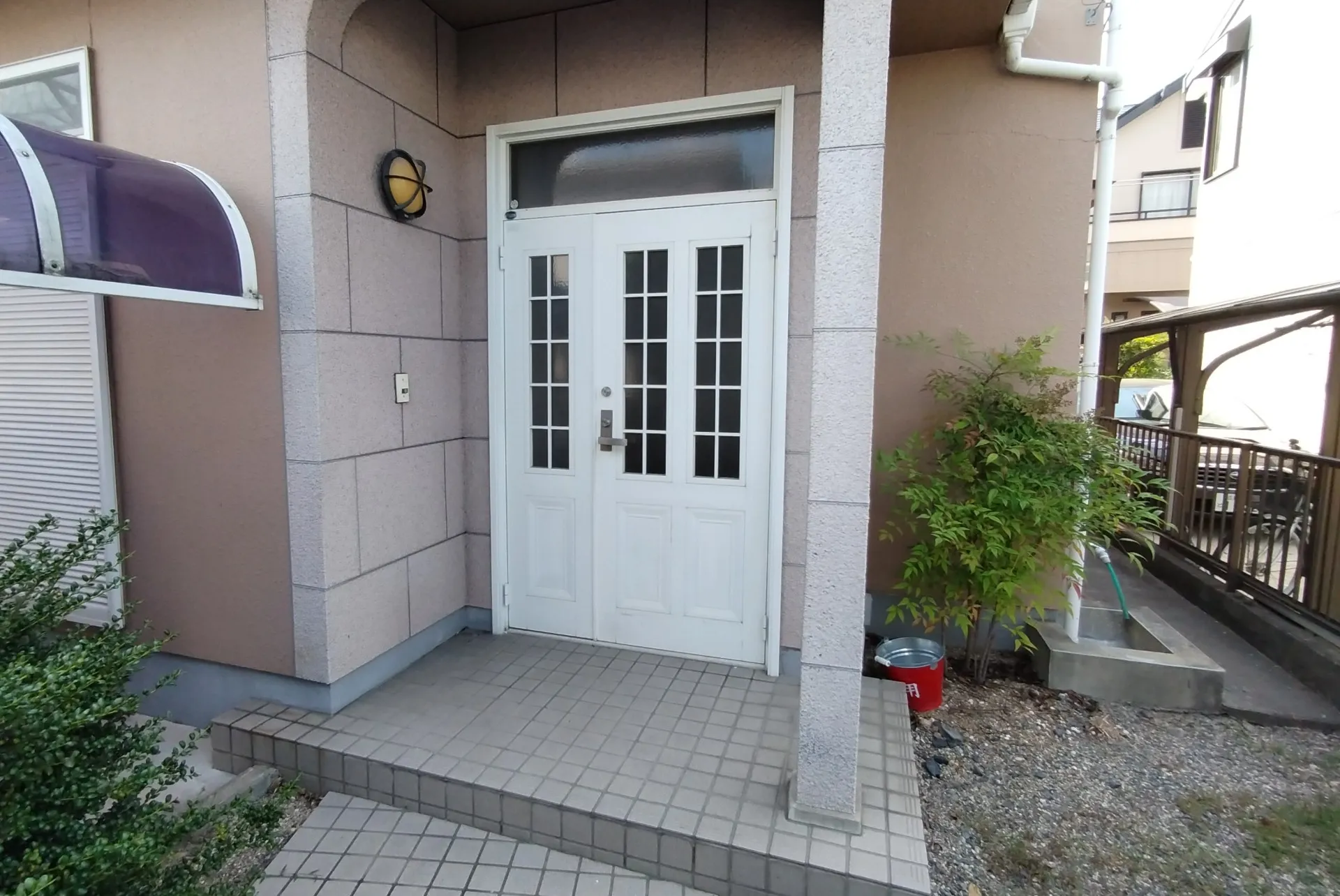 玄関内部です