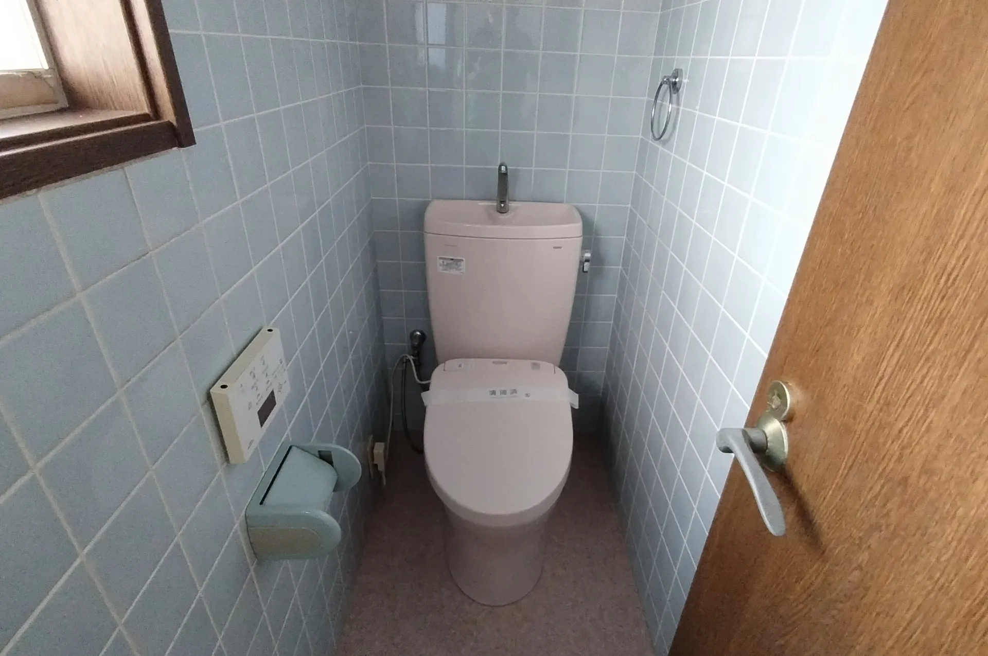 １階トイレです