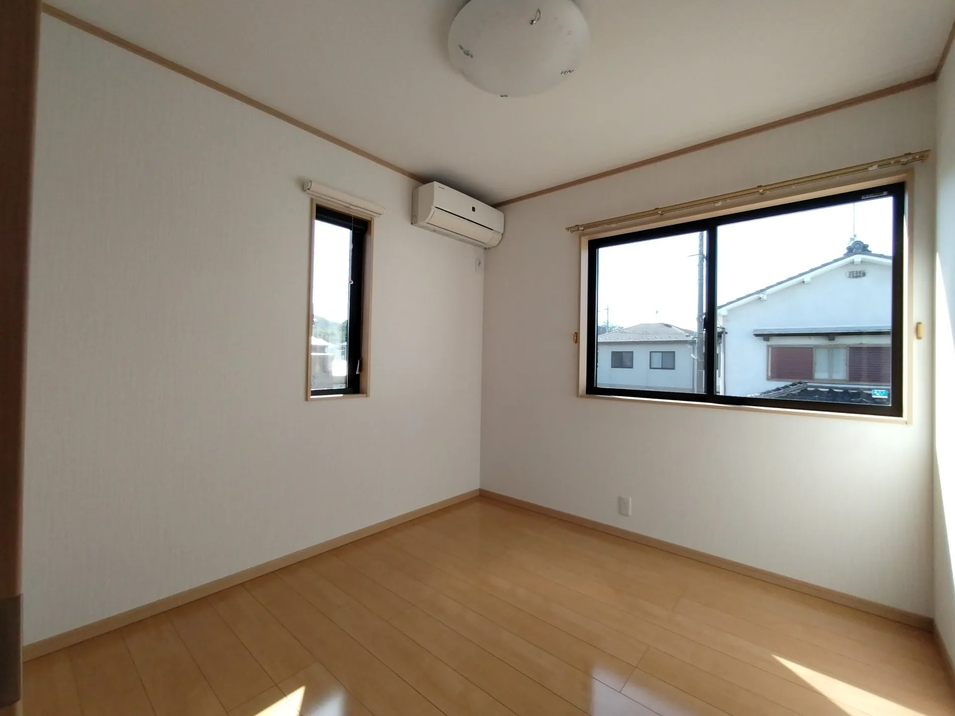２階洋室です