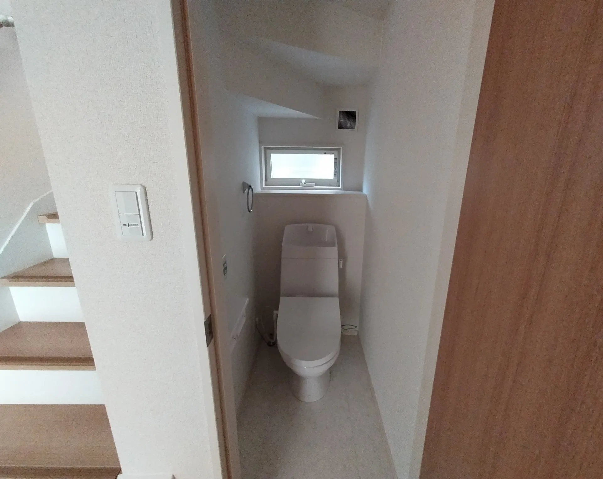 １階トイレです