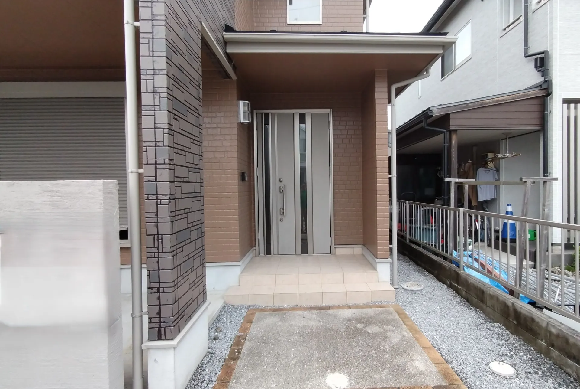 玄関内部です