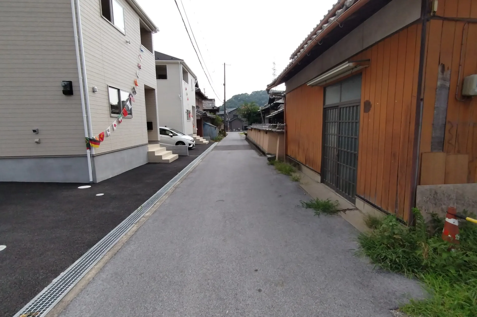前面道路です