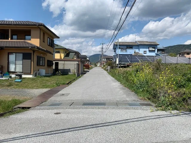 西側道路です
