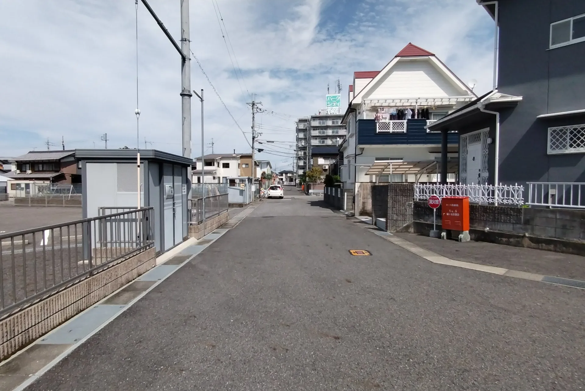 前面道路です