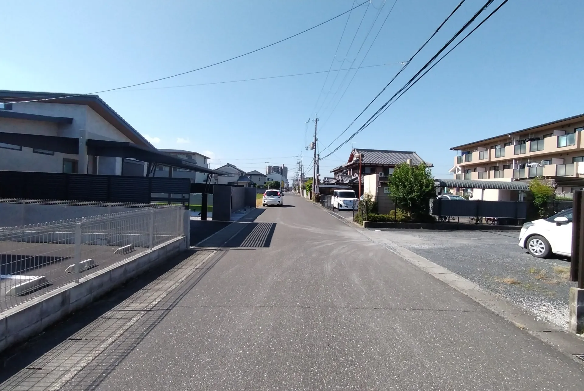 前面道路です